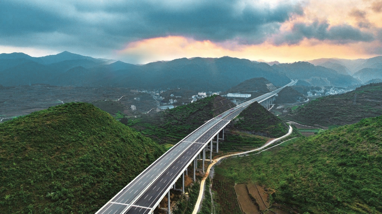 嘉达集团 || 青岚隐途 碧痕未央